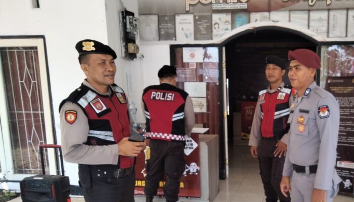 Polres Lombok Barat Patroli Kantor KPU, Sosialisasikan Pelayanan 110