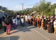 Polsek Sekotong Mengamankan Kegiatan Nyongkolan dari Desa Mareje menuju Desa Pelangan