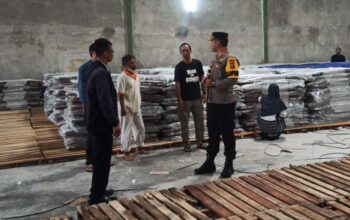 Kapolres Lombok Barat, AKBP Bagus Nyoman Gede J., Pastikan Kesiapan Gudang Logistik KPU