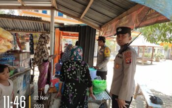 Polsek Lembar Patroli KRYD dan Monitoring Kamtibmas di Dusun Eyat Mayang