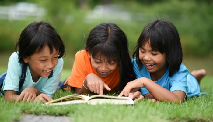 Alasan Mengapa Anak Pilih Cerita ke Teman, Bukan Orangtua