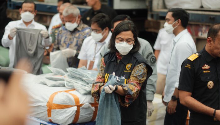 Bea Cukai Bersama Polri dan TNI Sita Barang Ilegal Rp49 Miliar