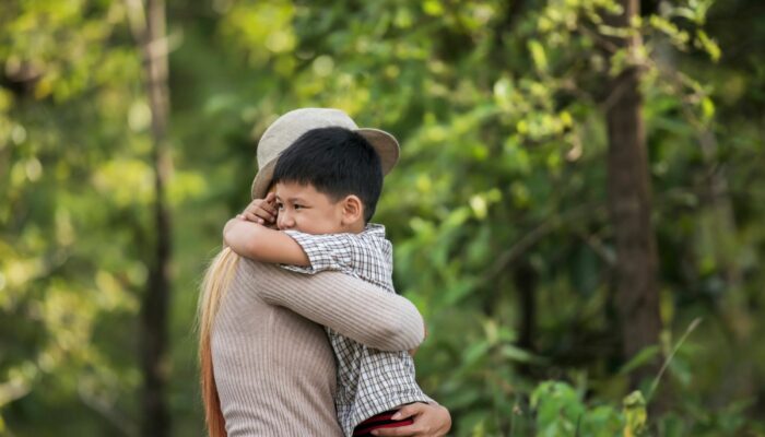 Cara Bijak Menghadapi Anak yang Menangis Tanpa Mengabaikan Perasaan