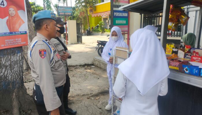 Warga Kuripan Diimbau Jaga Kamtibmas dan Hindari Hoaks Menjelang Pemilukada