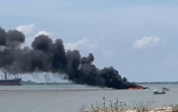 Perahu Nelayan Terbakar di Bangkalan, Mesin Menyala Saat Isi BBM