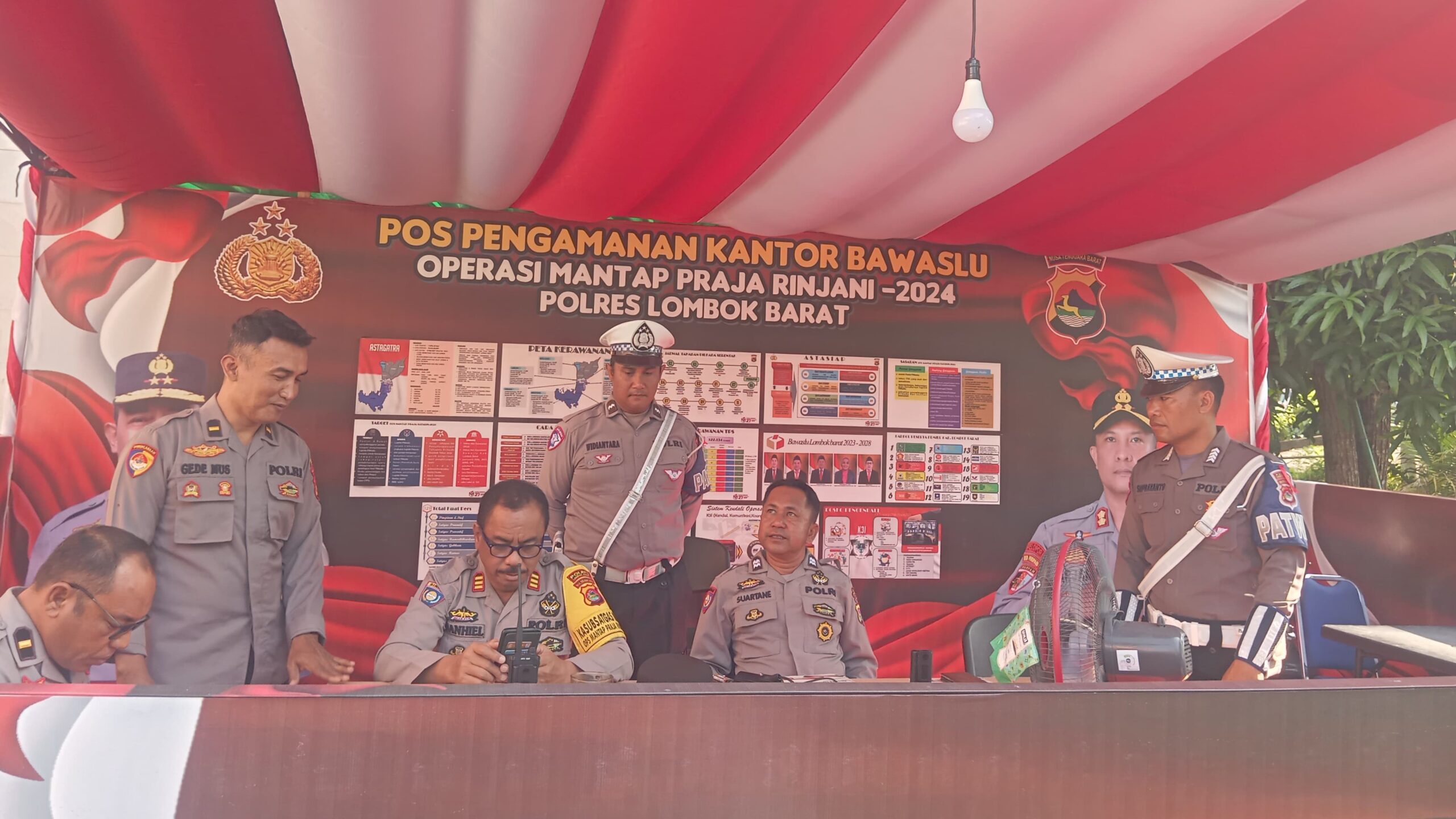 Polres Lombok Barat Perketat Keamanan Pemilu 2024 dengan Patroli Siang di KPU dan Bawaslu