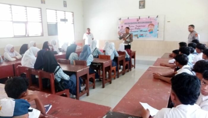 Polsek Sekotong Edukasi Siswa SMPN 1 Tentang Bahaya Narkoba, Tertib Lalu Lintas, dan Anti-Bullying