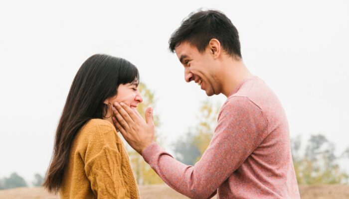 Sentuhan Romantis yang Bikin Pacar Salting dan Merasa Dicintai