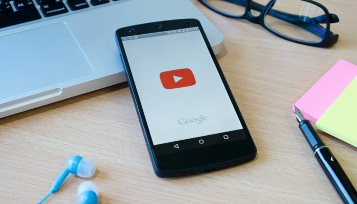 YouTube Uji Fitur Baru, Geser Video Tanpa Layar Penuh