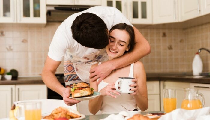 10 Kebiasaan Sederhana yang Bikin Istri Makin Bahagia Setiap Hari