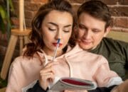 6 Alasan Wanita Suka Pria Analitis: Pintar dan Bijaksana