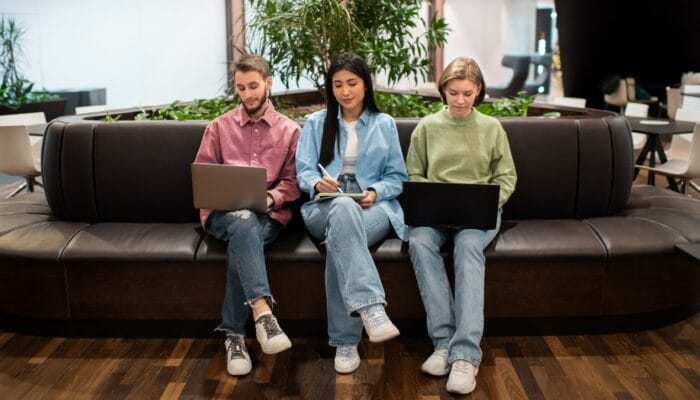 Memaksimalkan Potensi Gaya Santai Gen Z