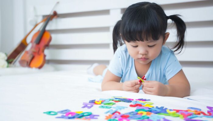 7 Cara Meningkatkan Kecerdasan Kognitif Anak Sejak Dini