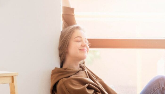 Hidup Tenang dengan Mindful Living, Cara Mudah Atasi Stres