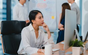 Introvert di Kantor, Bukan Pendiam Tapi Berprestasi!