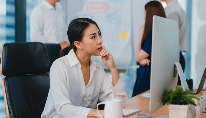 Introvert di Kantor, Bukan Pendiam Tapi Berprestasi!