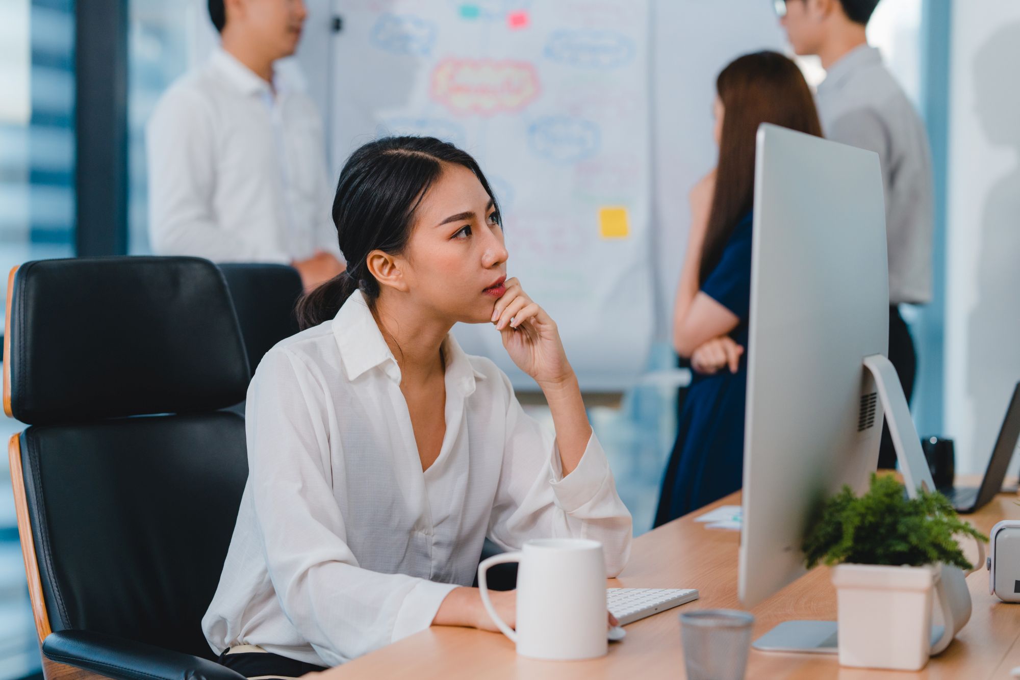 Introvert di Kantor, Bukan Pendiam Tapi Berprestasi!