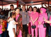 Kado Natal dari Ketua Umum Bhayangkari Juliati Sigit Prabowo: Air Mata Haru di Pengungsian Lewotobi