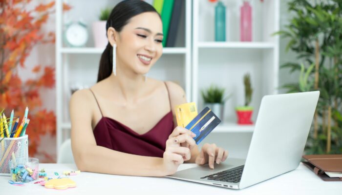 Panduan Lengkap Transaksi Online dengan Kartu Debit dan Kredit Internasional