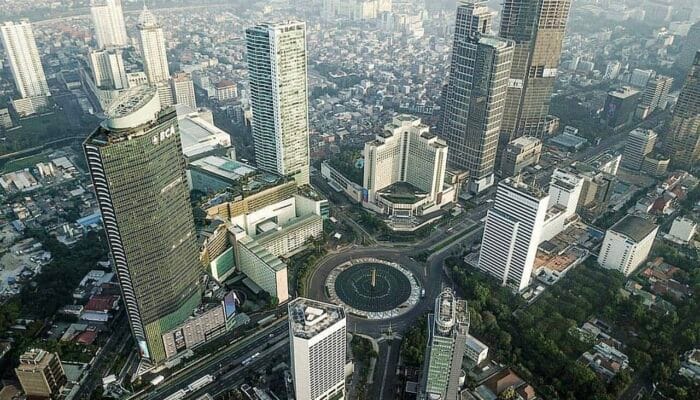 Quarter Life Crisis di Jakarta? Ini Jurus Ampuh Mengatasinya!