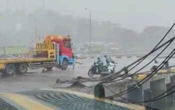 Hujan Deras dan Angin Kencang Hantam Pelabuhan Lembar, Lombok Barat