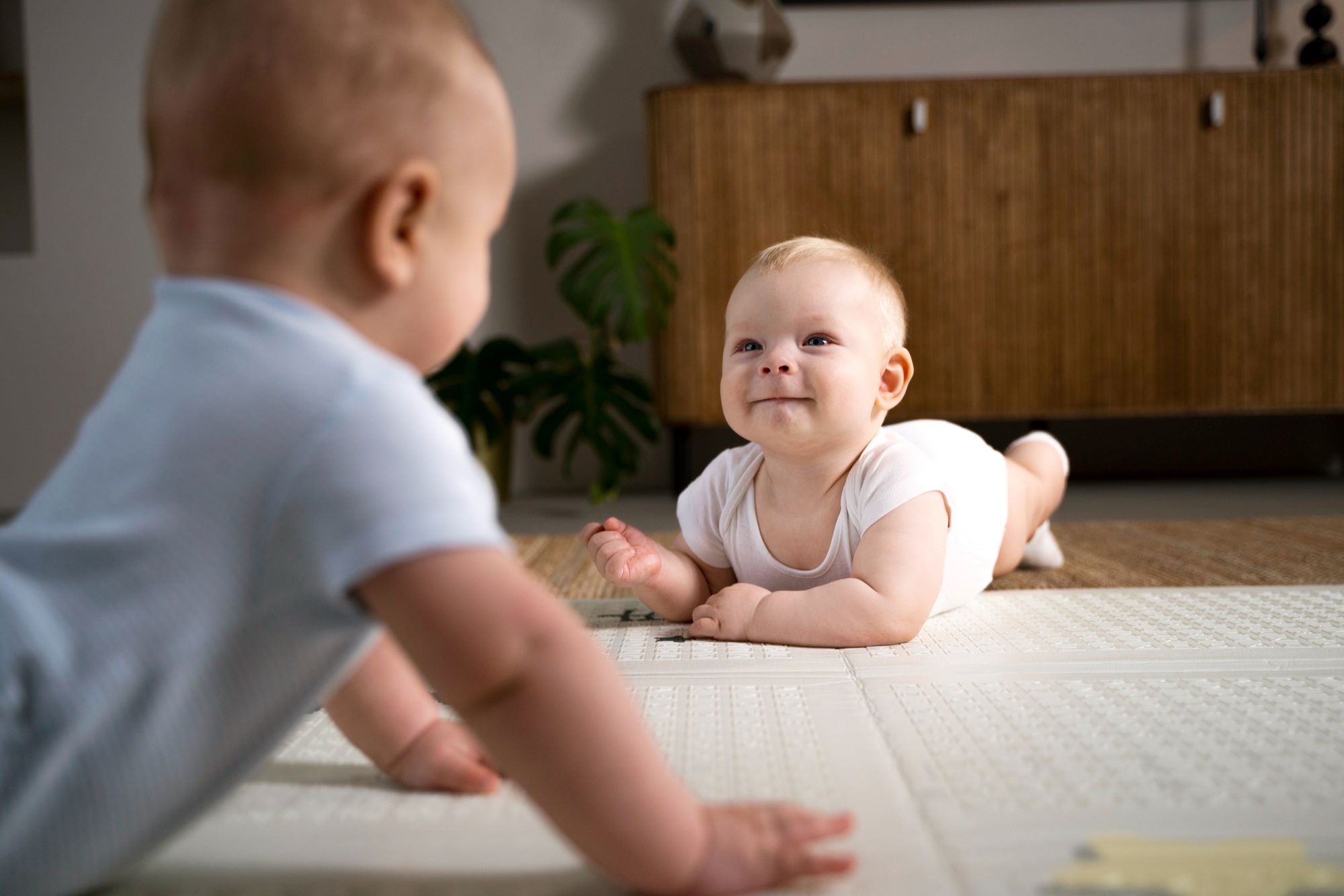 Tips Tummy Time yang Tepat untuk Bayi Sehat dan Kuat