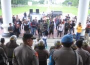 Polres Sumbawa Barat Lakukan Pengamanan Aksi Unjuk Rasa Aliansi Masyarakat Peduli Kabupaten Sumbawa Barat