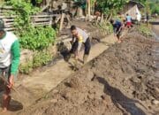 TNI-Polri Bersama Pemerintah Dan Warga Di Tarano Gotong Royong Cegah Banjir