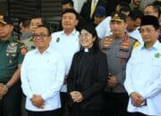 Misa Malam Natal Menkopolkam-Kapolri Sambangi Gereja Katedral Jakarta