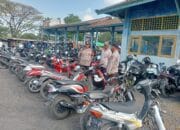 Patroli Rutin Polsek Praya Sambangi Pasar Renteng.