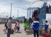 Polsek Kawasan Pelabuhan Laut Bima Laksanakan Pengamanan Penumpang KM. Tilongkabila di Pelabuhan Bima