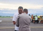 Polres Bima Kota Sambut Kedatangan Kapolres Baru di Bandara Sultan Muhammad Salahuddin