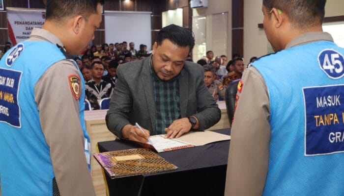 Bupati LIRA dan Kapolres Lombok Barat Tandatangani Fakta Integritas Penerimaan Anggota Polri