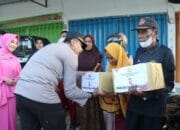 Ramadhan Penuh Berkah, Kapolres Bima Kota Berikan Bansos dan Bakti Kesehatan kepada Masyarakat Kurang Mampu
