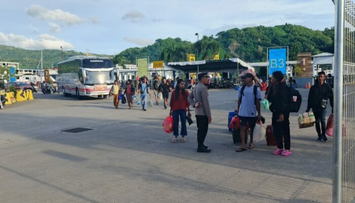 Ratusan Pemudik Tiba di Lembar, Keamanan Pelabuhan Jadi Prioritas Utama