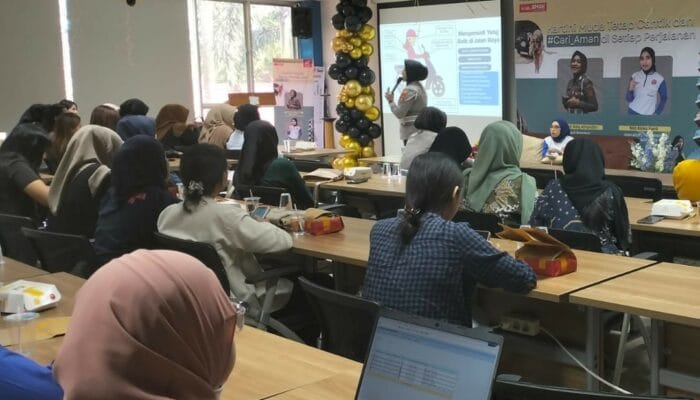 Seminar Safety Riding Kartini Muda: Sinergi Polisi dan Honda