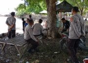 Personel Polsek Asakota Laksanakan Pengamanan di Objek Wisata Pantai Kolo