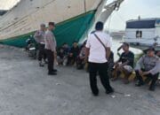 Polsek Kawasan Pelabuhan Laut Bima Gelar Jumat Curhat Bersama Buruh dan Penumpang