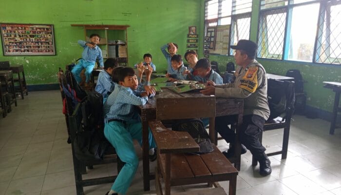 Sinergi Polsek Gerung dan SPPG Wujudkan Program Makan Bergizi di SDN Dasan Tapen