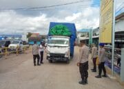 Polsubsektor Kawasan Pelabuhan Laut Sape Laksanakan Pengamanan dan Pemeriksaan Penumpang KMP Cakalang Tujuan Labuan Bajo