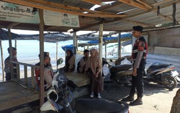 Polres Lombok Barat Edukasi Remaja Desa Kuranji Dalang Lewat Patroli Kamtibmas