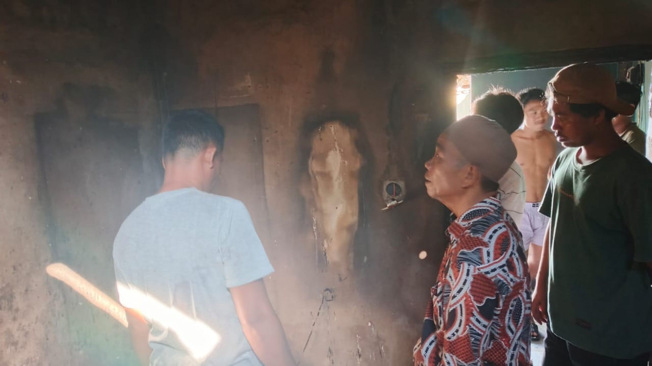 Rumah Warga di Lembar Selatan Ludes Dilalap Api, Kerugian Ditaksir Capai Puluhan Juta Rupiah