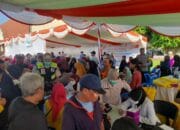 Warga Labuapi Terima Layanan Kesehatan dan Bansos Gratis dari Polri