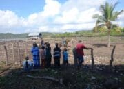 Bhabinkamtibmas Desa Buncu Laksanakan Sambang dan Gotong Royong Pembangunan Arena Pacuan Kuda