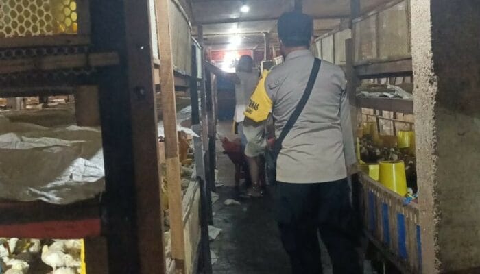 Polisi Sambangi Peternak Ayam di Kediri Lombok Barat, Dukung Swasembada Pangan