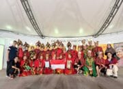 Harumkan Nama Bangsa Indonesia SMA Labschool Kebayoran Sabet Juara Umum di Festival Folklore Internasional ke-21