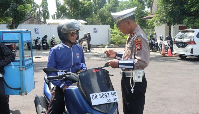 29 Pengendara Ditindak di Operasi Patuh Rinjani 2025 di Lembar, Lombok Barat