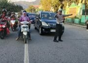 Personel Polsek Rasanae Barat Laksanakan Strong Point Pagi di Depan MTsN 1 Kota Bima