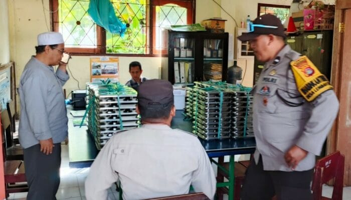 Distribusi Perdana Makanan Bergizi Gratis di Batulayar Berjalan Lancar