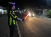 Sat Lantas Polres Lombok Utara Gelar Patroli Blue Light Berikan Himbauan Keselamatan Pada Pengendara